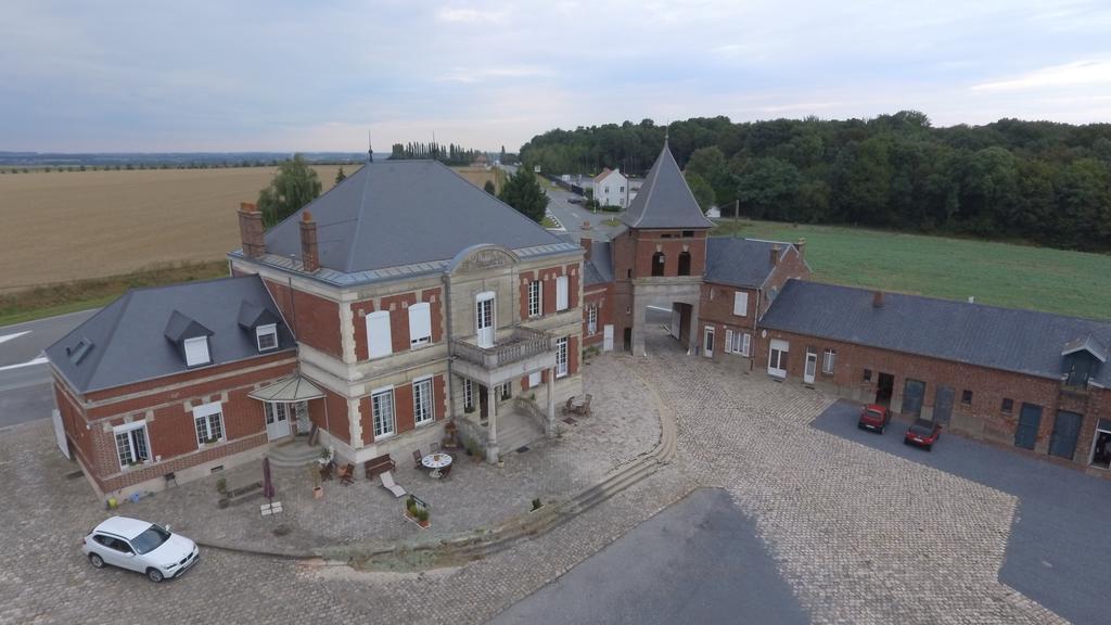 Ferme De Bonavis Bed & Breakfast Banteux Exterior photo